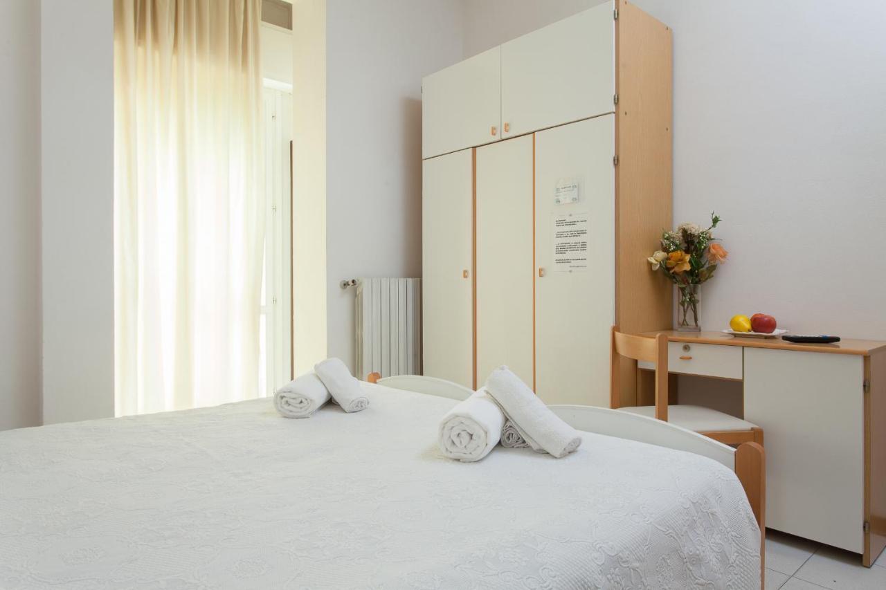 Hotel Luca Cesenatico Phòng bức ảnh